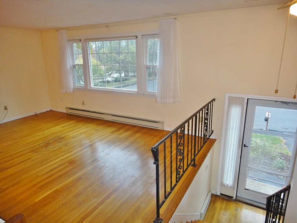 83 Crosby Road Marlborough, MA 01752 - Photo 3 of 25 Gallery Image 3