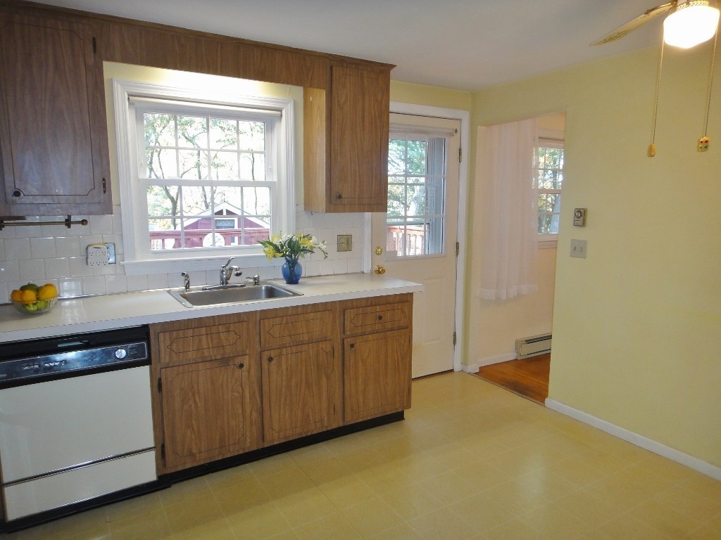 83 Crosby Road Marlborough, MA 01752 - Photo 7 of 25 Gallery Image 7