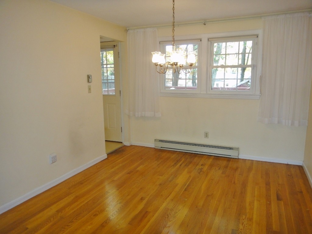 83 Crosby Road Marlborough, MA 01752 - Photo 8 of 25 Gallery Image 8