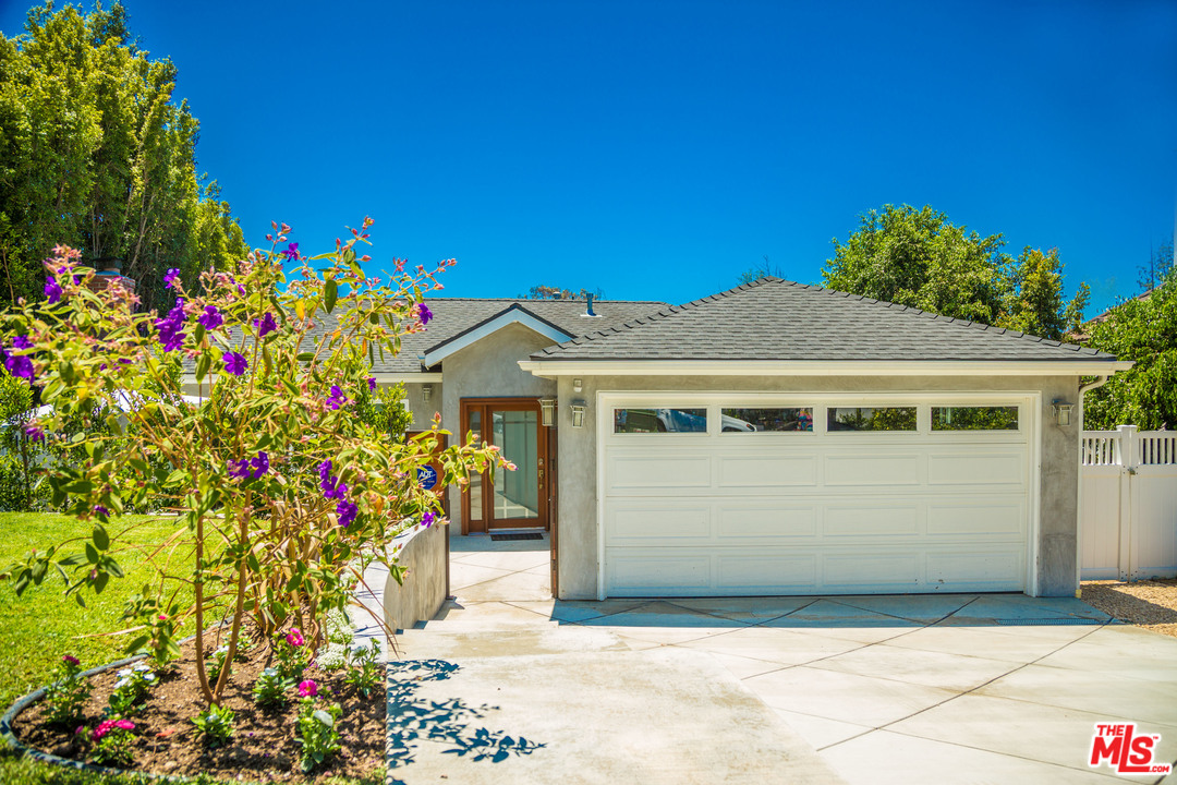 10360 Northvale Road Los Angeles, CA 90064 - Photo 1 of 40 Gallery Image 1