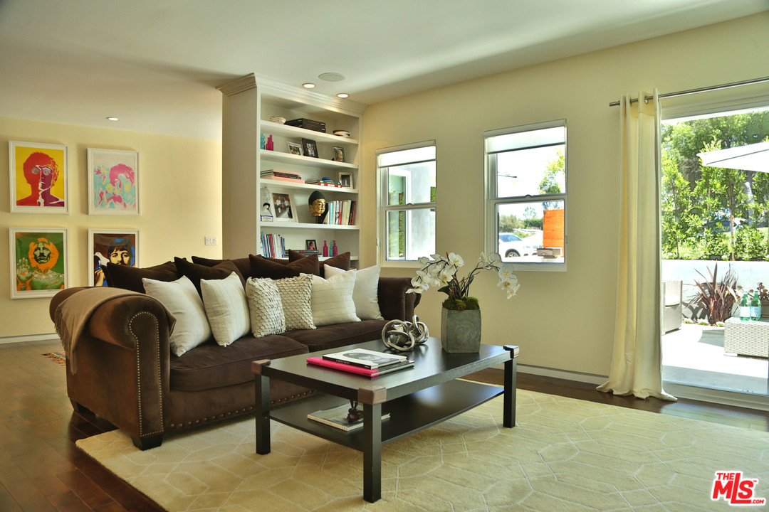 10360 Northvale Road Los Angeles, CA 90064 - Photo 12 of 40 Gallery Image 12