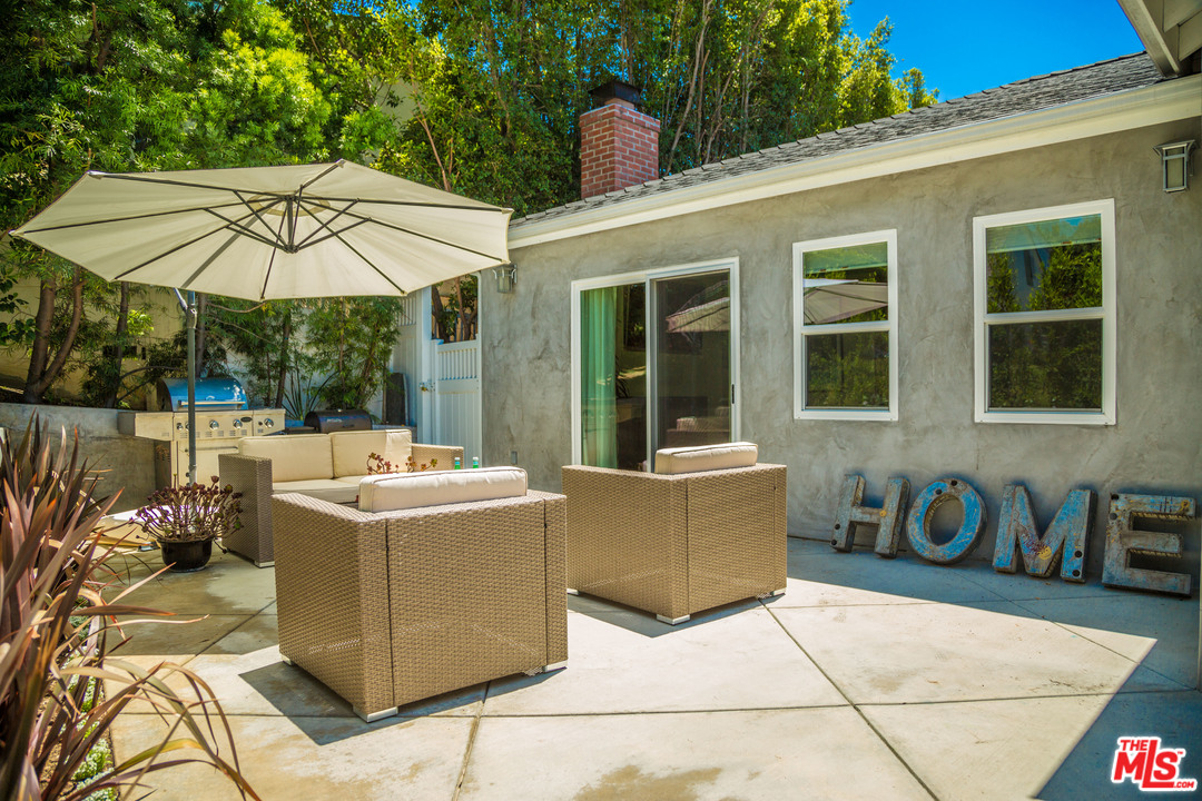 10360 Northvale Road Los Angeles, CA 90064 - Photo 3 of 40 Gallery Image 3