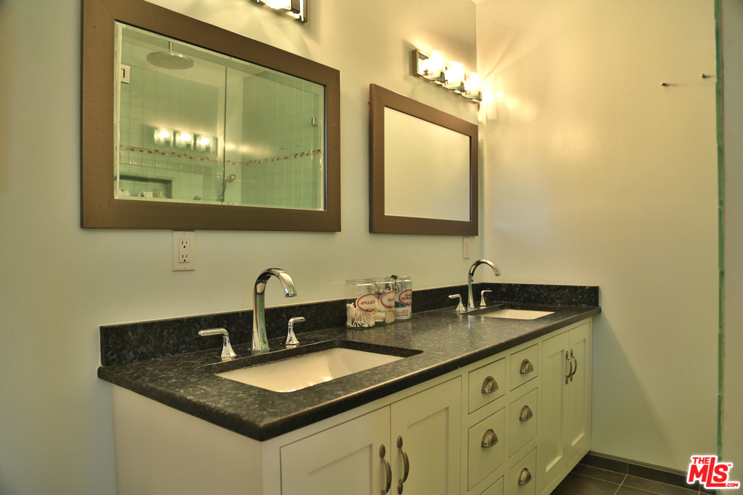 10360 Northvale Road Los Angeles, CA 90064 - Photo 28 of 40 Gallery Image 28