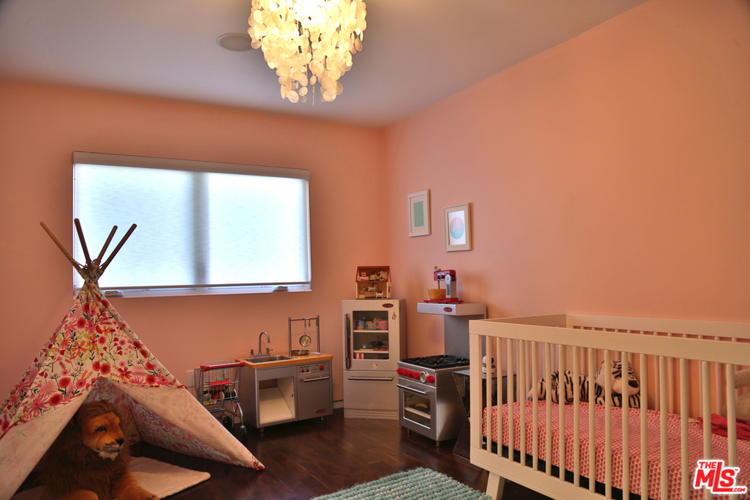 10360 Northvale Road Los Angeles, CA 90064 - Photo 31 of 40 Gallery Image 31