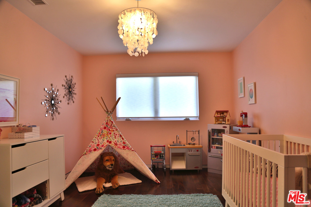 10360 Northvale Road Los Angeles, CA 90064 - Photo 32 of 40 Gallery Image 32