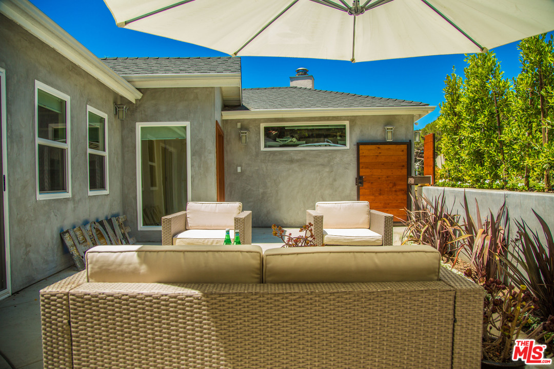 10360 Northvale Road Los Angeles, CA 90064 - Photo 7 of 40 Gallery Image 7