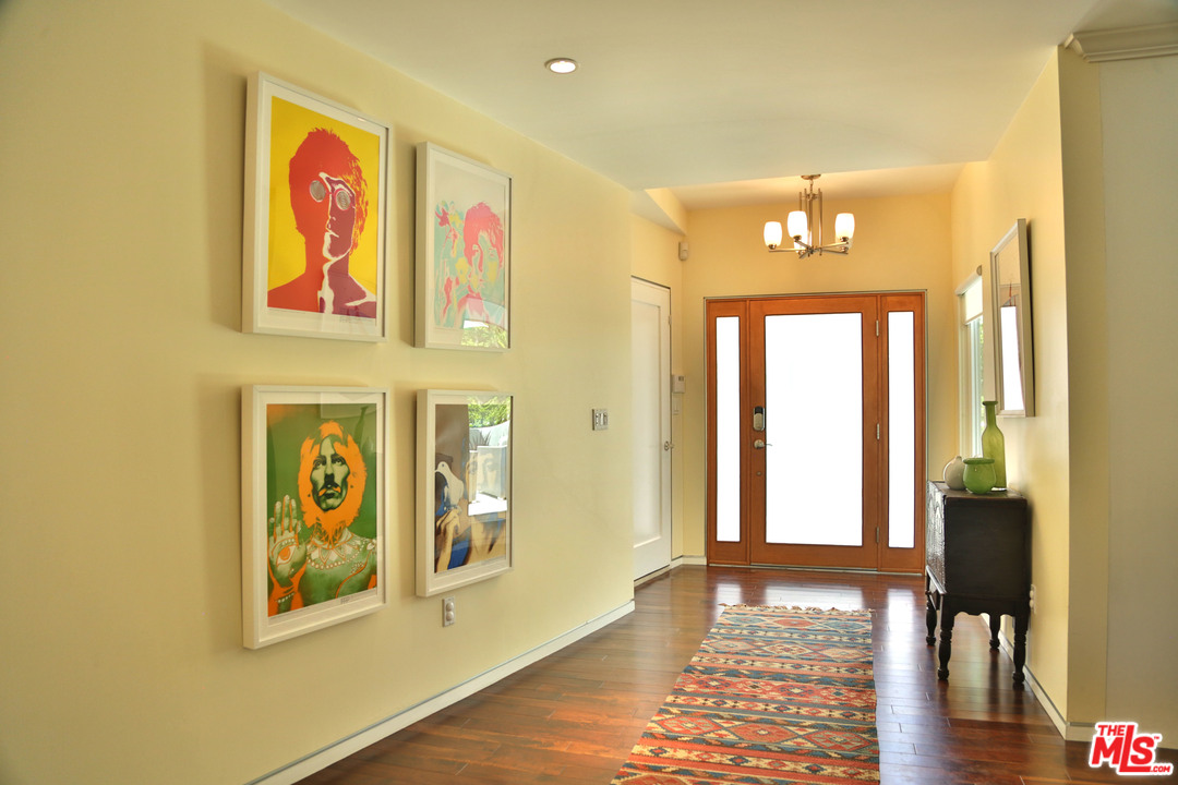 10360 Northvale Road Los Angeles, CA 90064 - Photo 9 of 40 Gallery Image 9