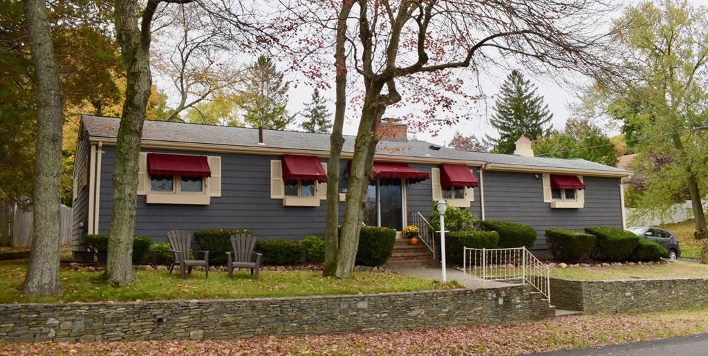 38 Broadview Road East Providence, RI 02914 - Photo 1 of 11 Gallery Image 1