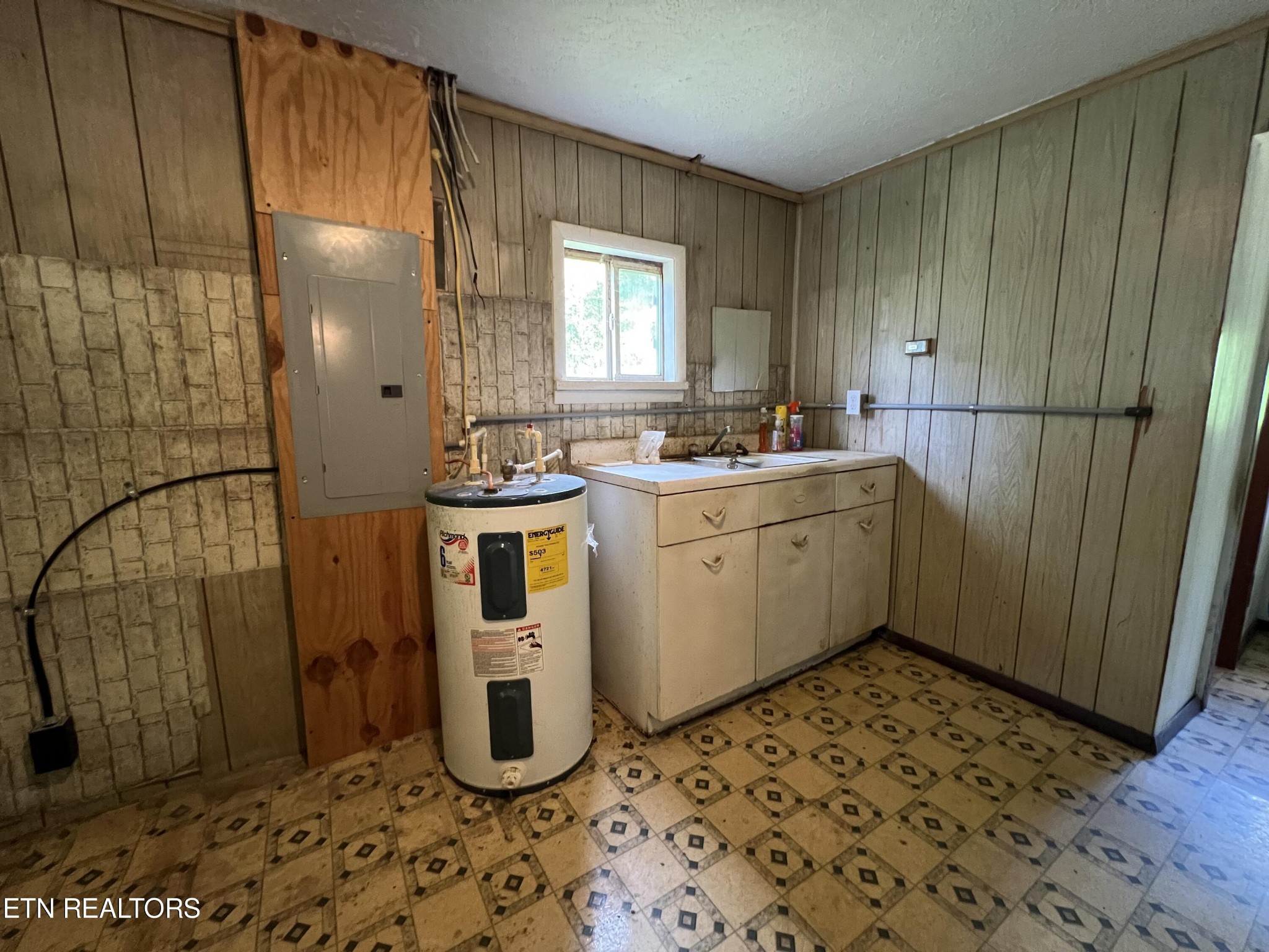 435 Sherman Carson Road Oneida, TN 37841 - Photo 15 of 32 Gallery Image 15