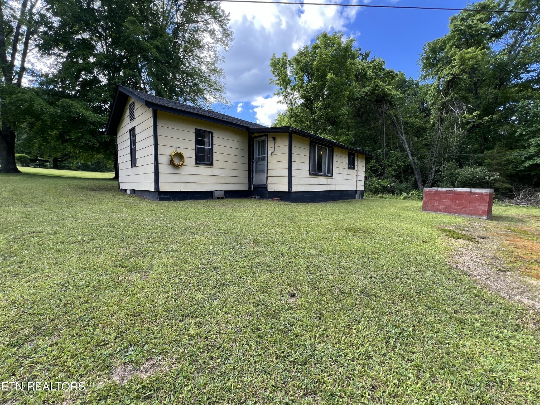 435 Sherman Carson Road Oneida, TN 37841 - Photo 10 of 32 Gallery Image 10