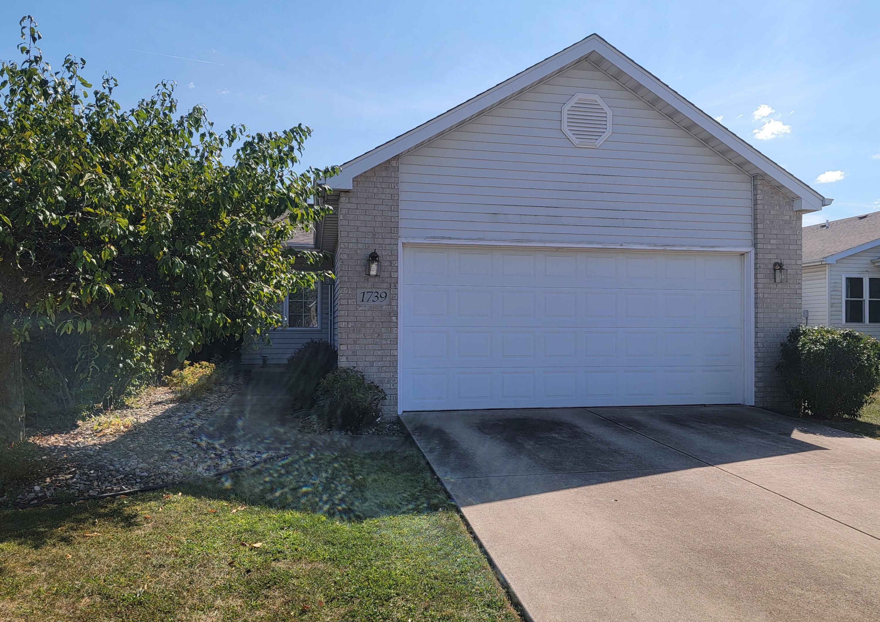 1739 Chestnut Drive, Unit R Crown Point, IN 46307 - Photo 1 of 20 3000x2123