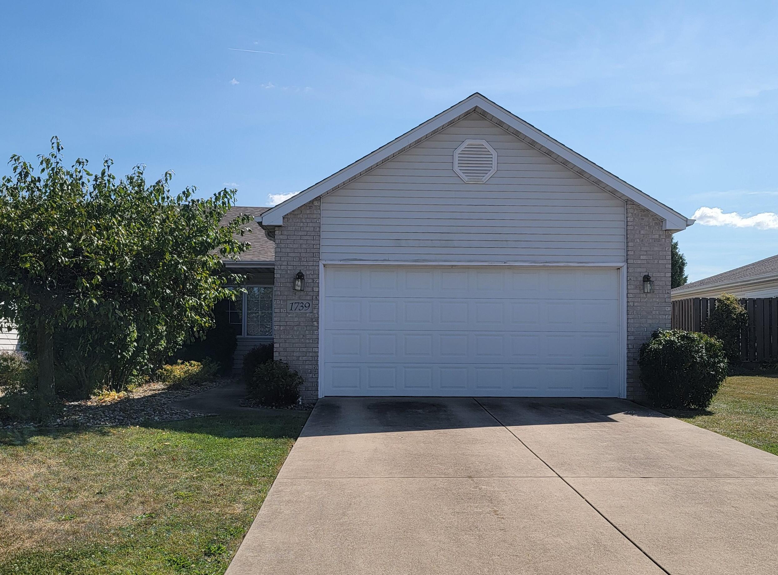 1739 Chestnut Drive, Unit R Crown Point, IN 46307 - Photo 3 of 20 2491x1840
