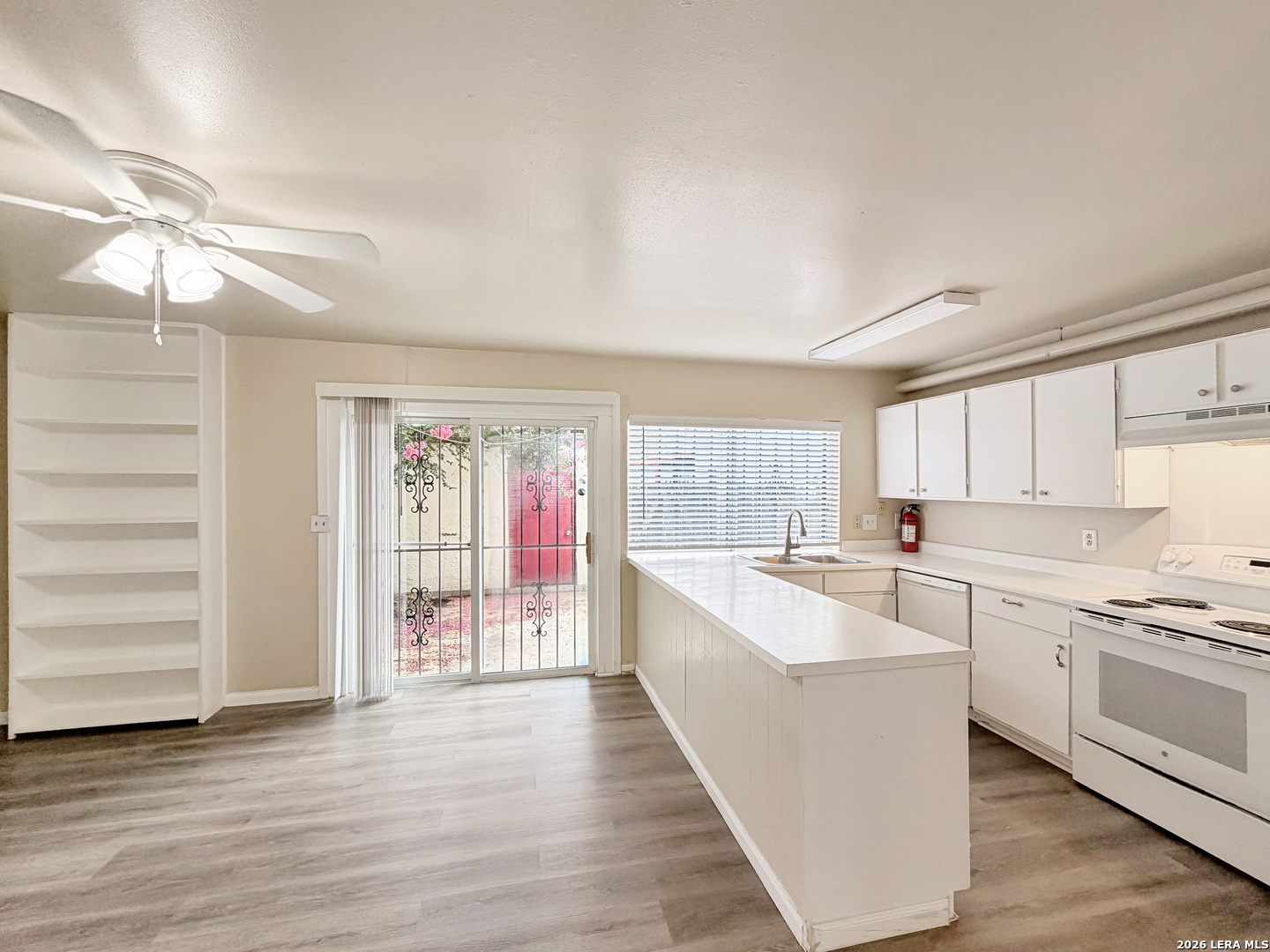 6612 Spring Manor Street San Antonio, TX 78249 - Photo 7 of 28