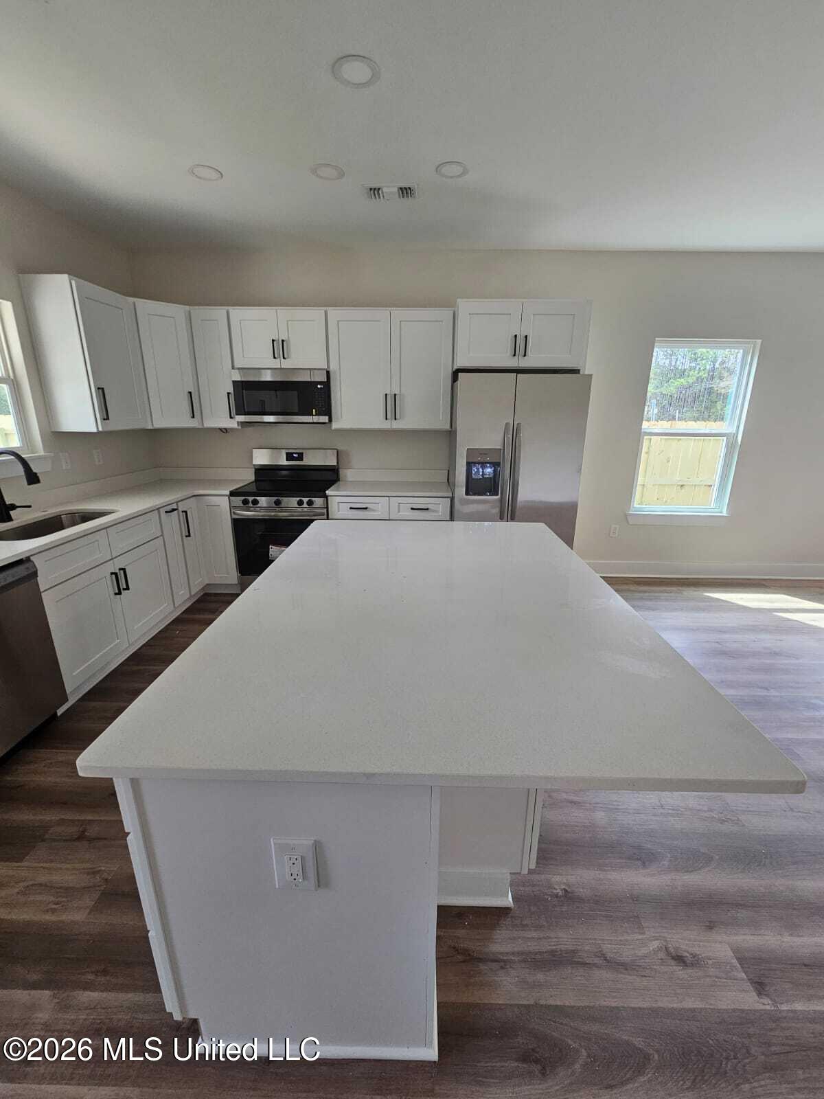 14937 Dantzler Road Vancleave, MS 39565 - Photo 6 of 11 Kitchen Island
