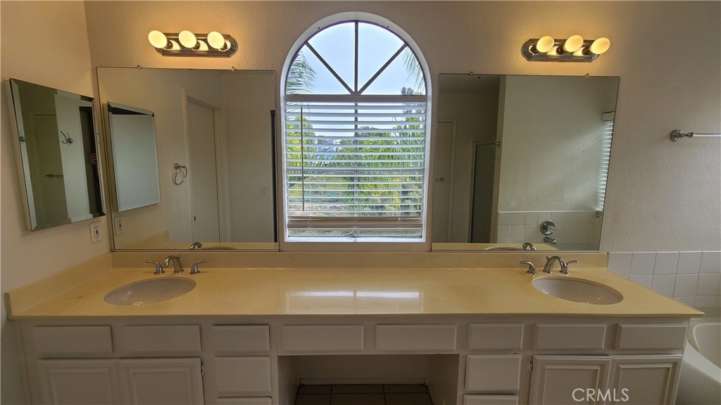 1809 Avenida Segovia Oceanside, CA 92056 - Photo 25 of 43