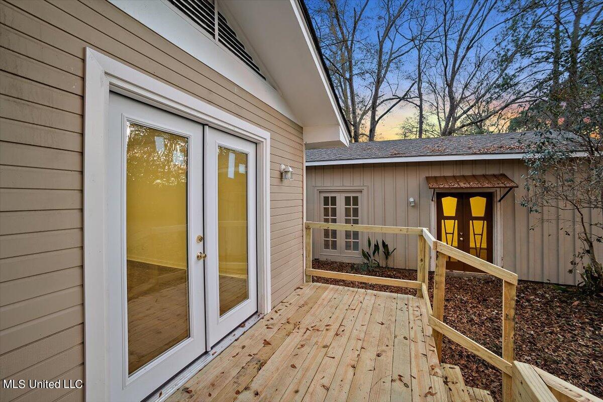 4635 Ridgewood Road Jackson, MS 39211 - Photo 27 of 33 27-HTP_8227