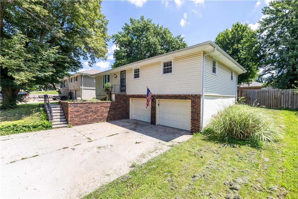 2209 North Leonard Road St. Joseph, MO 64506 - Photo 2 of 48
