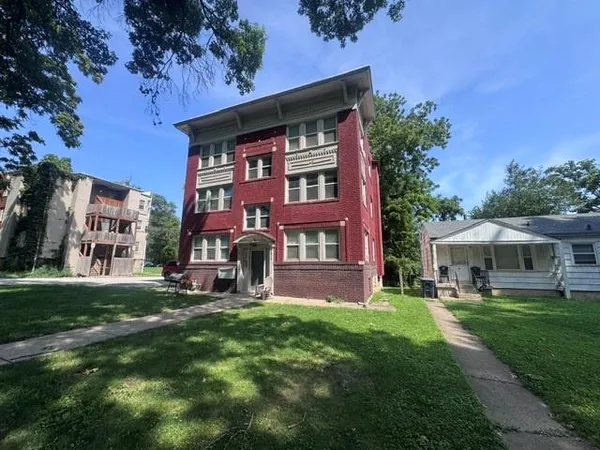 $505,000 | 2912 Lockridge Avenue, Kansas City, MO 64128