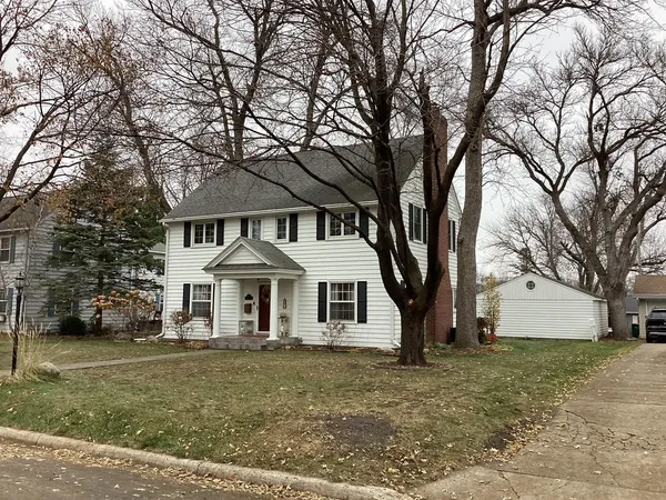 $329,900 | 210 Lee Place, Albert Lea, MN 56007