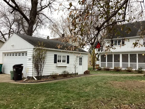 $329,900 | 210 Lee Place, Albert Lea, MN 56007