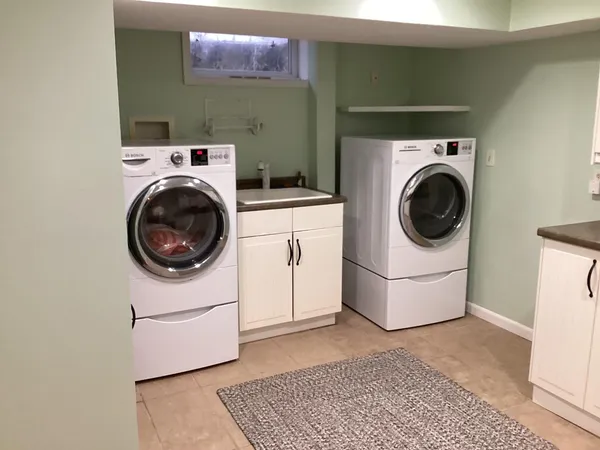 $329,900 | 210 Lee Place, Albert Lea, MN 56007