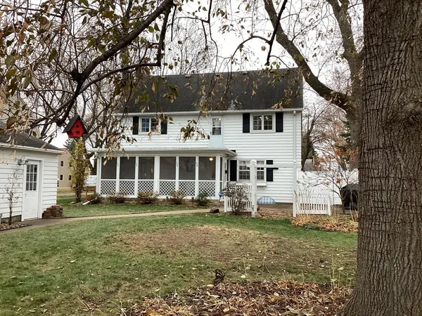 $329,900 | 210 Lee Place, Albert Lea, MN 56007