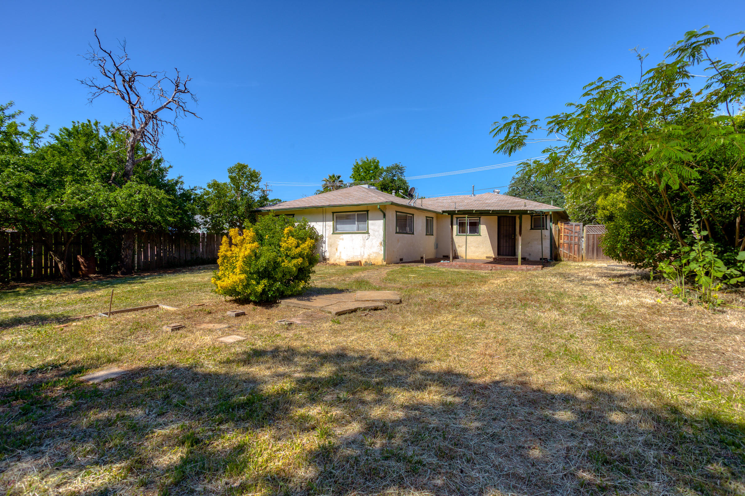 2199 Oxford Road Redding, CA 96002 - Photo 22 of 23 IMG_7781