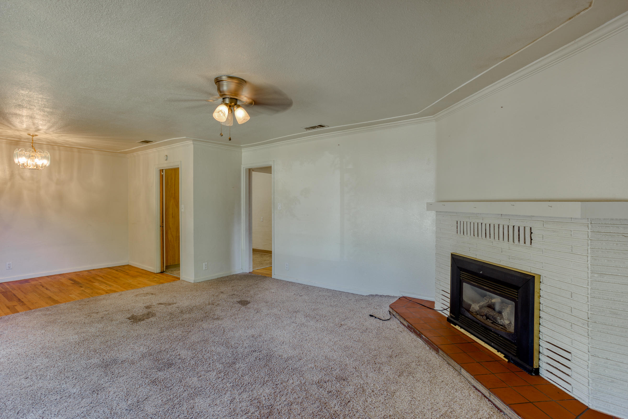 2199 Oxford Road Redding, CA 96002 - Photo 3 of 23 IMG_7641