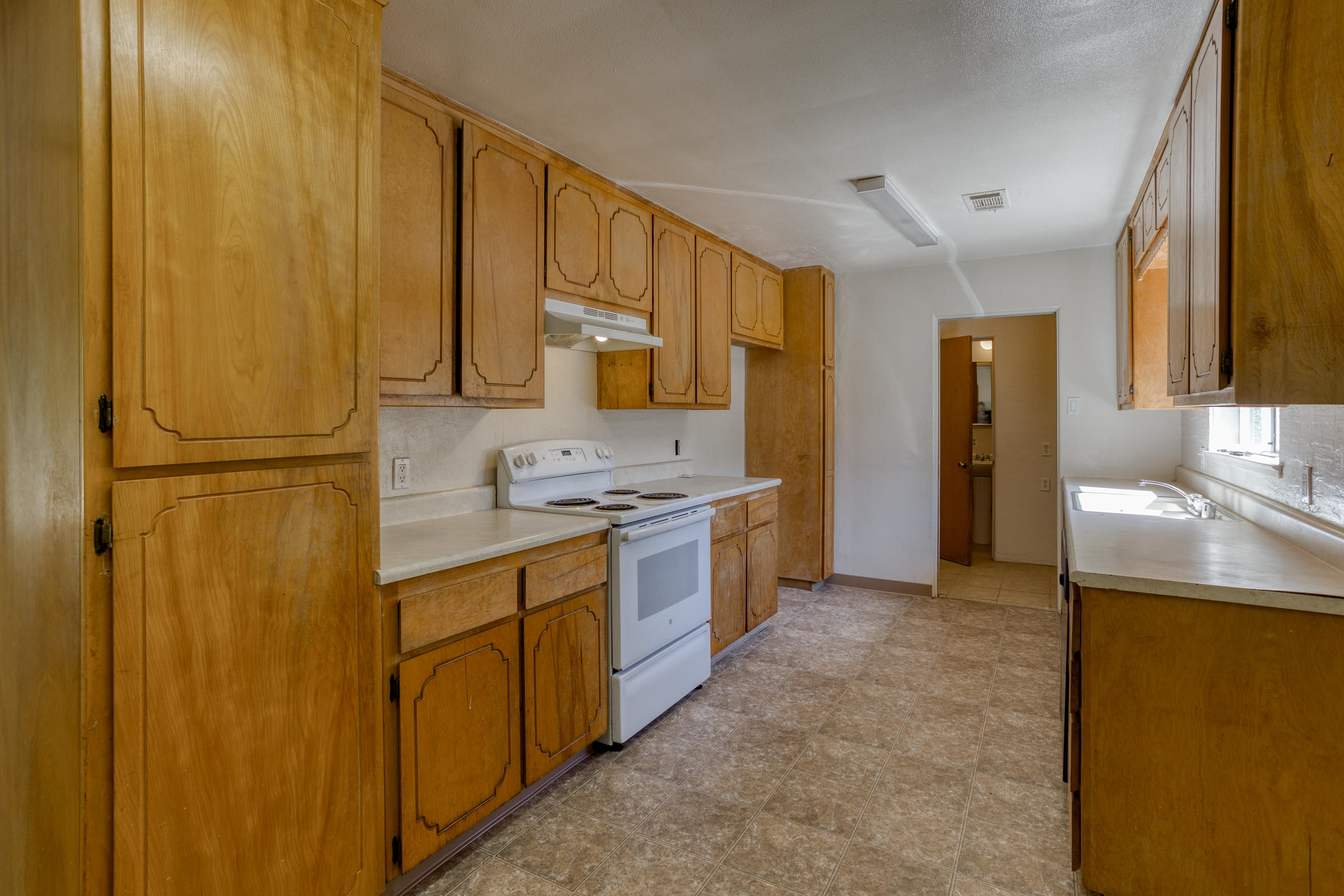 2199 Oxford Road Redding, CA 96002 - Photo 6 of 23 IMG_7661