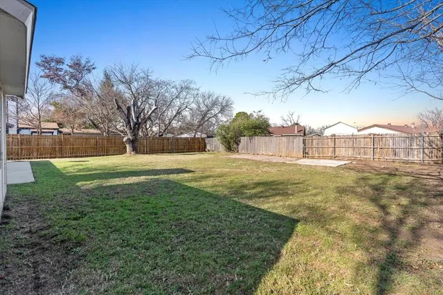 $1,800 | 3807 Glengate Drive, Arlington, TX 76016
