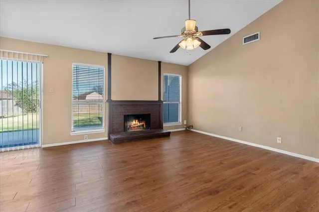 $1,800 | 3807 Glengate Drive, Arlington, TX 76016