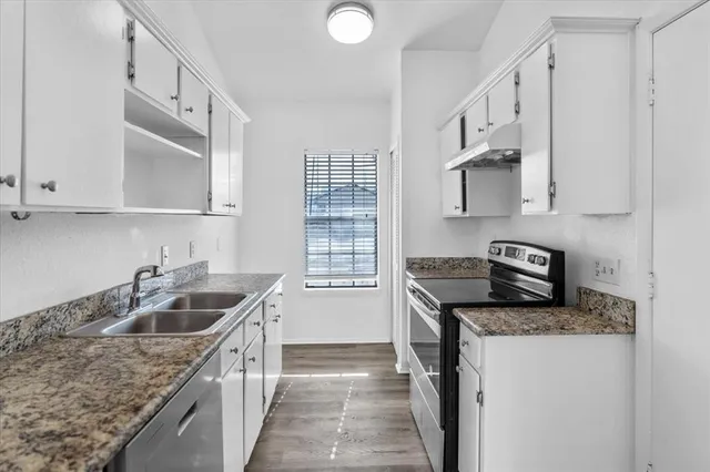 $1,800 | 3807 Glengate Drive, Arlington, TX 76016