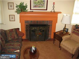 110 Parkview Road Cheltenham, PA 19012 - Photo 3 of 12 Living Room