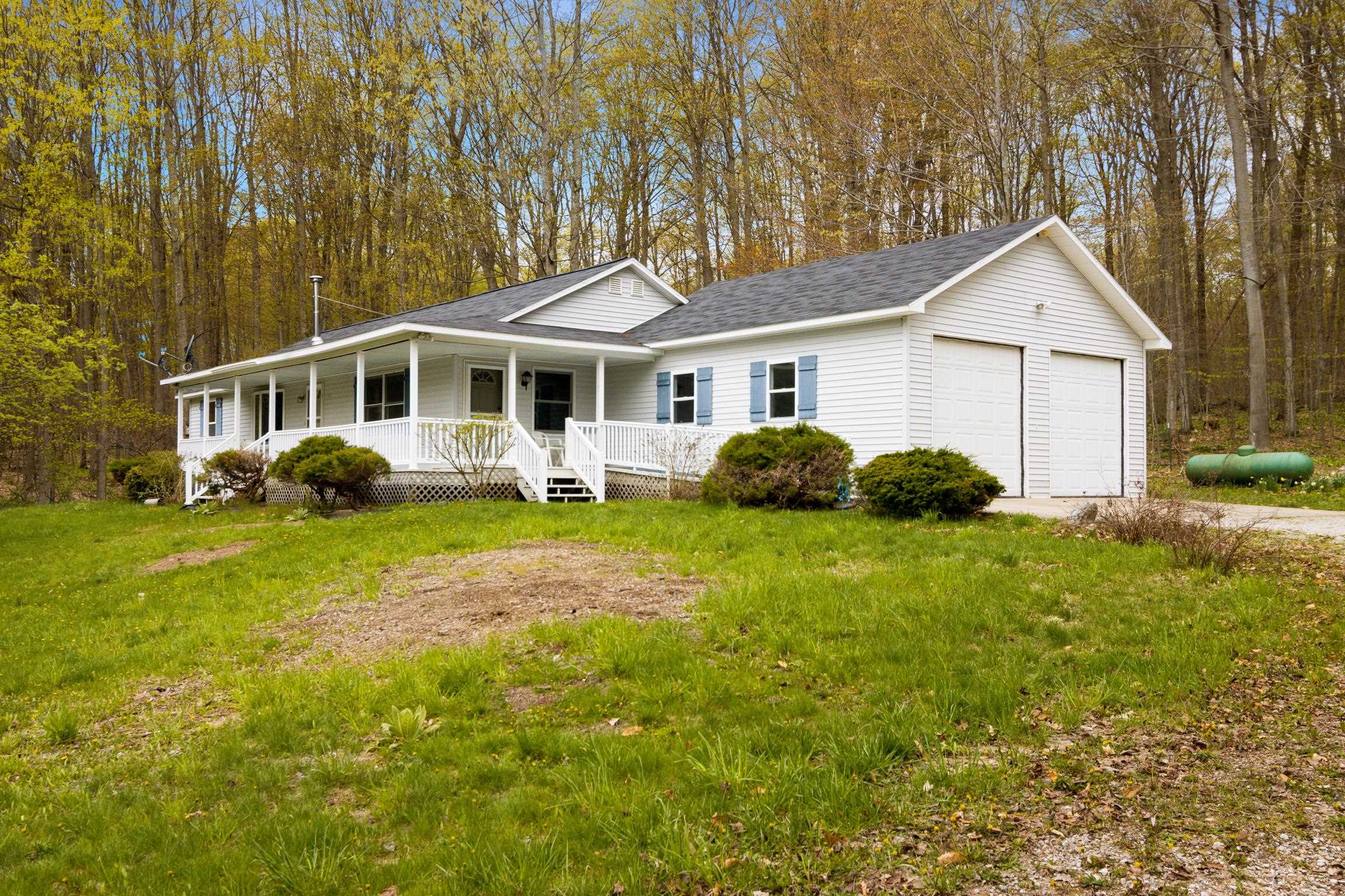 1014 Fairview Beulah, MI 49617 - Photo 2 of 38