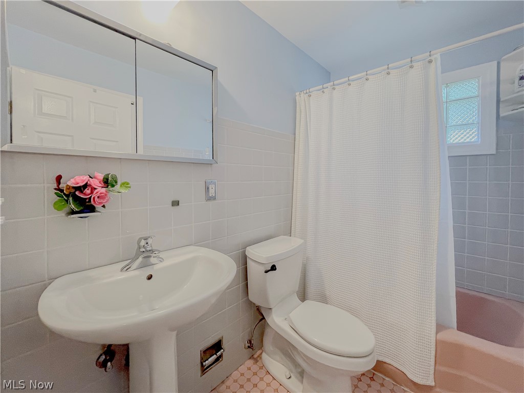 6827 Seneca Road Cleveland, OH 44143 - Photo 16 of 20 Gallery Image 16