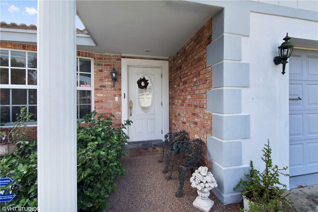 2310 Northeast 45th Street Lighthouse Point, FL 33064 - Photo 3 of 25 Photo 3