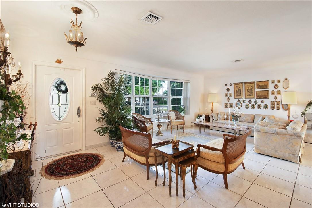 2310 Northeast 45th Street Lighthouse Point, FL 33064 - Photo 5 of 25 Photo 5