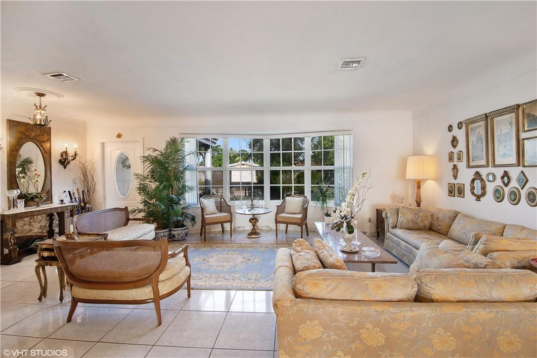 2310 Northeast 45th Street Lighthouse Point, FL 33064 - Photo 6 of 25 Photo 6