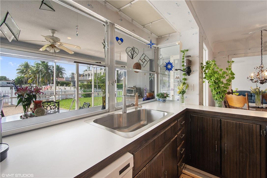 2310 Northeast 45th Street Lighthouse Point, FL 33064 - Photo 8 of 25 Photo 8