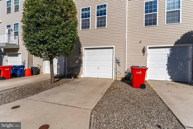 $2,600 | 93 Franklin Circle, Somerdale, NJ 08083