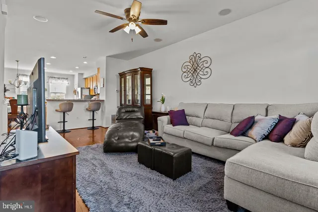 $2,600 | 93 Franklin Circle, Somerdale, NJ 08083