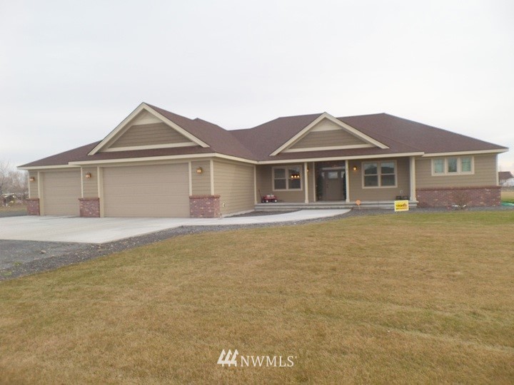 71 Young Road Northeast Moses Lake, WA 98837 - Photo 1 of 21 Gallery Image 1