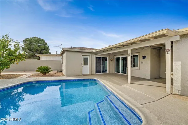 a front view of house with yard