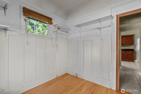 $945,000 | 2010 Northeast 54th Street, Seattle, WA 98105