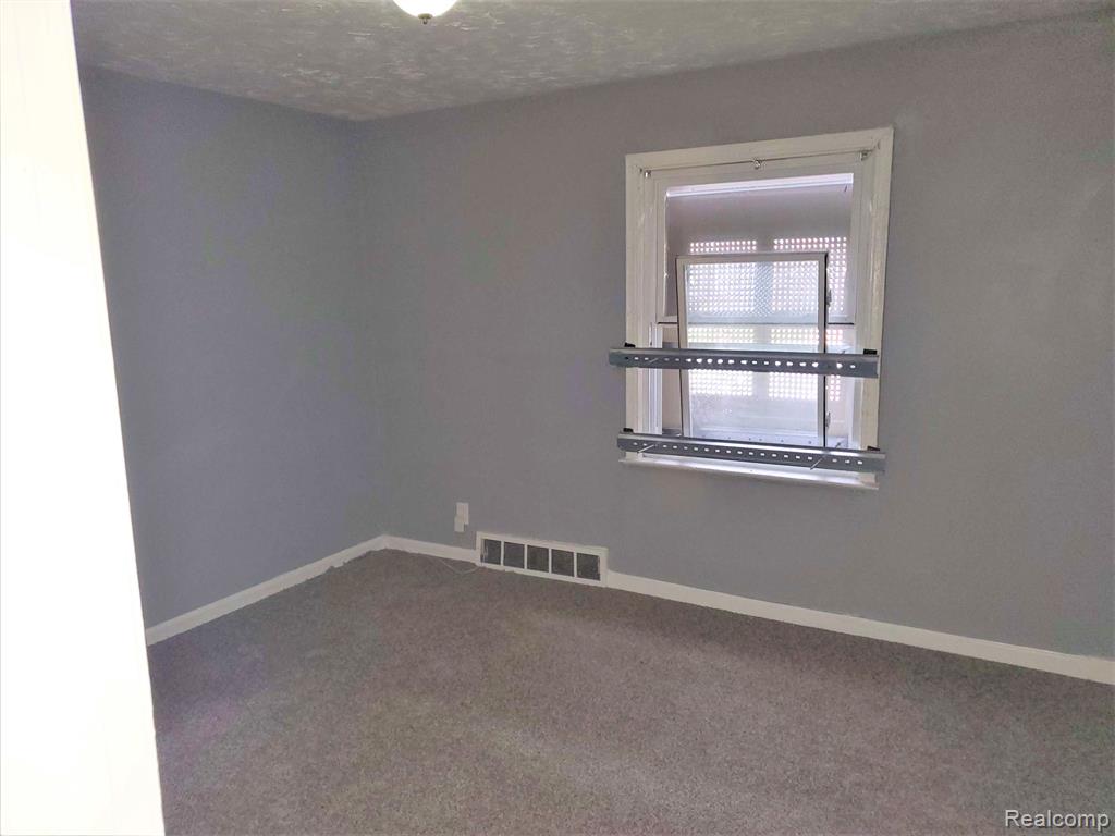 16544 Burt Road Detroit, MI 48219 - Photo 7 of 14