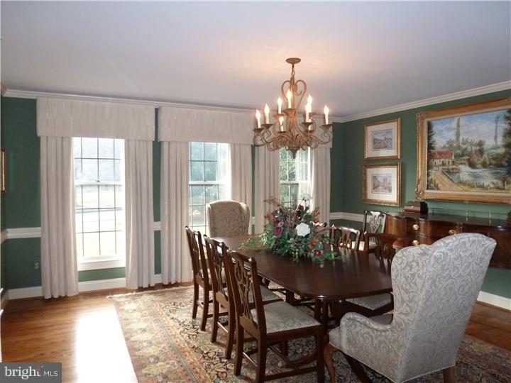 280 Ridings Way Ambler, PA 19002 - Photo 4 of 18 Dining Room