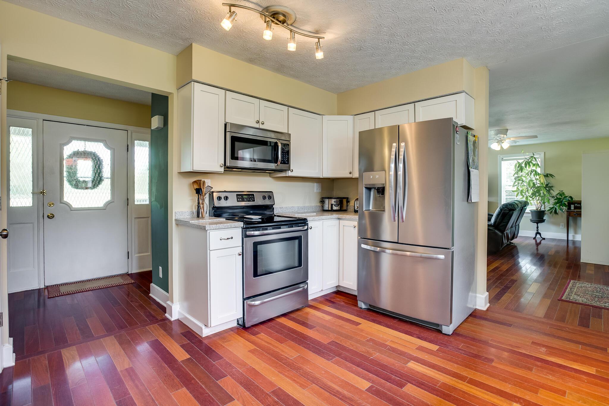 7075 Duffy Road Delaware, OH 43015 - Photo 6 of 33 Gallery Image 6