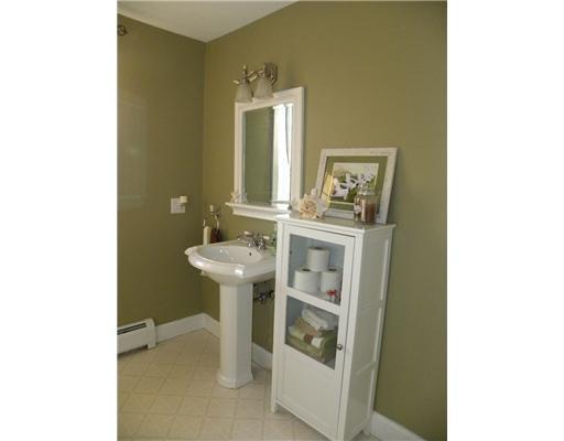 126 Pond Road South Berwick, ME 03908 - Photo 22 of 25 Bathroom.