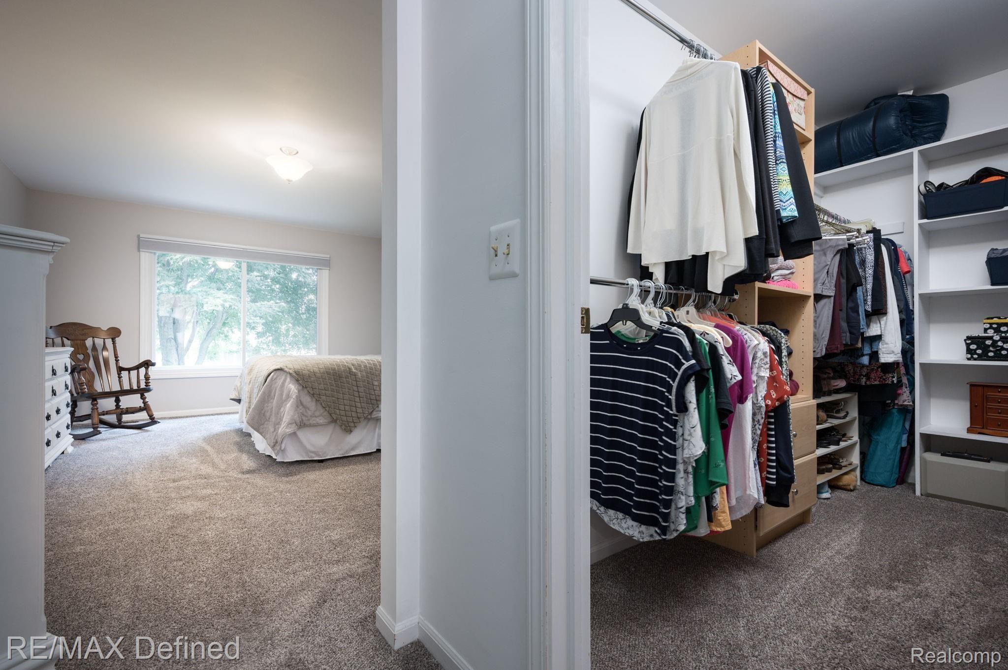 198 Bellshire Lane Rochester, MI 48307 - Photo 26 of 43 Master Bedroom & Walk-In Closet