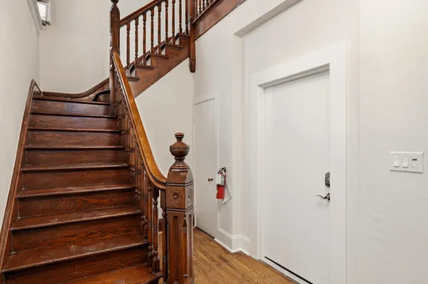 $1,900 | 1119 East Knapp Street, Unit LOWR, Milwaukee, WI 53202
